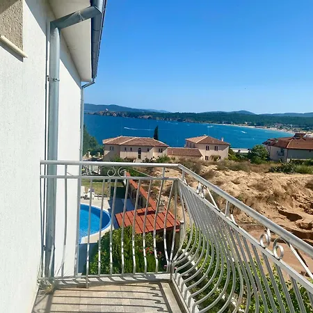 شقة Gorgeous, 1 Bed Apt, Sea Views.
