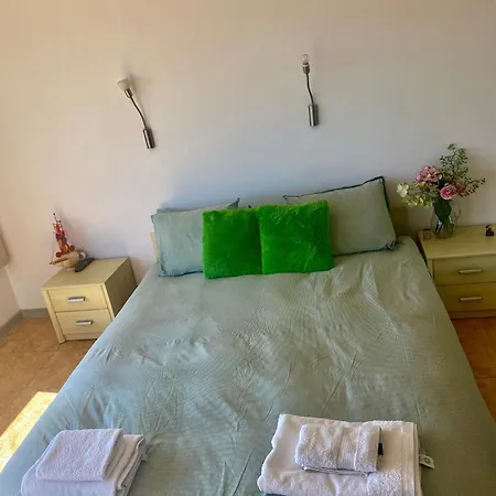 شقة Gorgeous, 1 Bed Apt, Sea Views. *