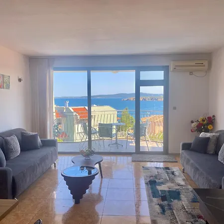 Gorgeous, 1 Bed Apt, Sea Views. * Djuni