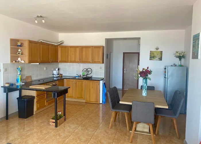 Апартаменты Gorgeous, 1 Bed Apt, Sea Views. *